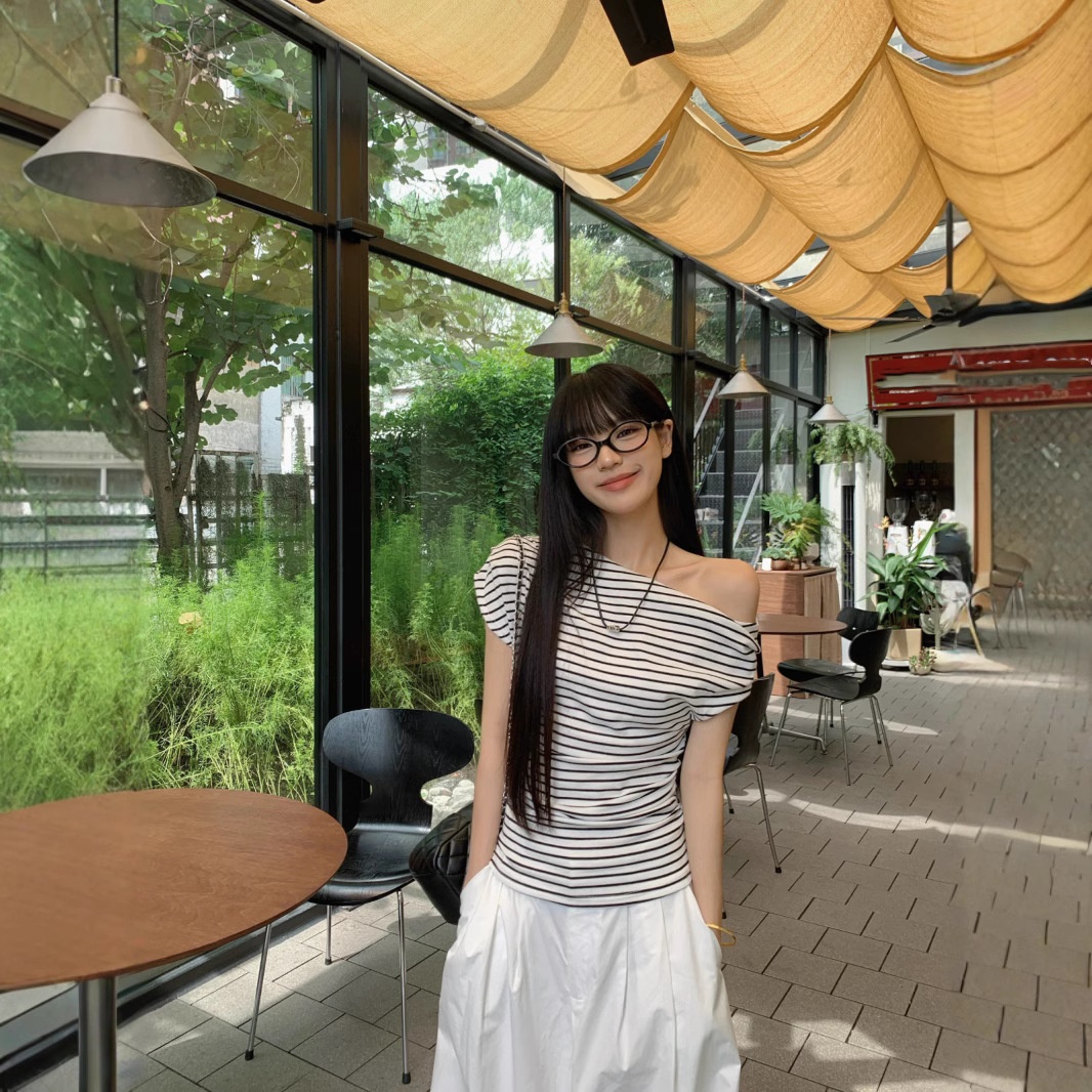 條紋斜肩女T恤